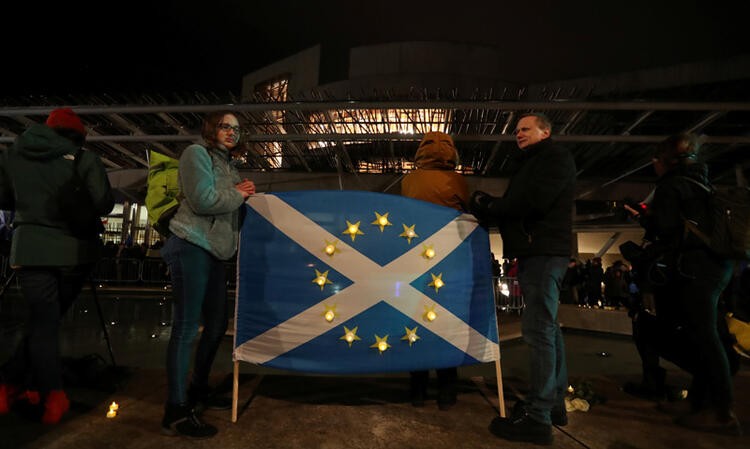 İngiliz basını Brexit kutlamalarını manşetlere taşıdı