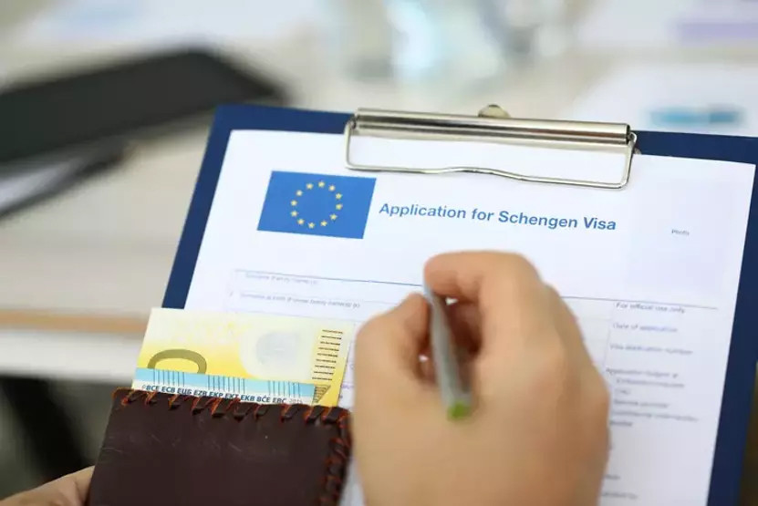 Randevu bile bulmak imkansızken... Schengen vizesine zam geldi!