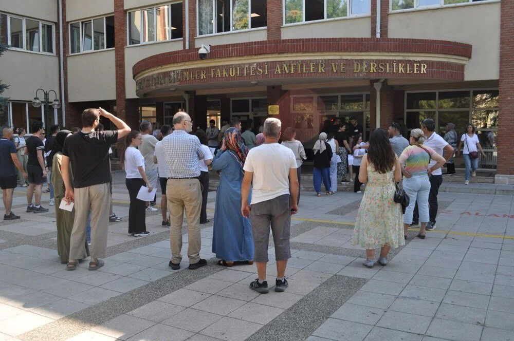 KPSS'ye saniyelik gecikmeler yüzünden giremediler