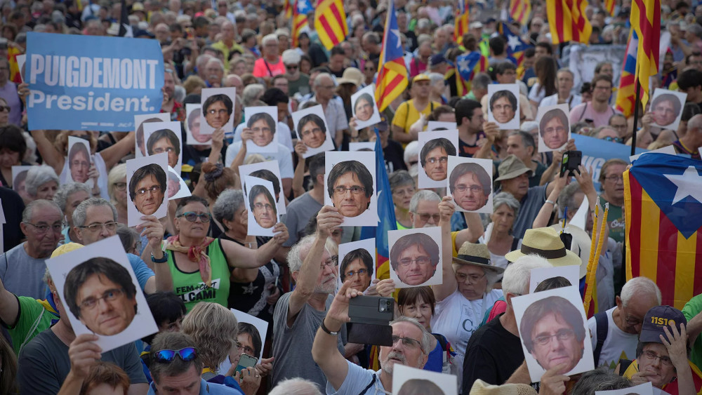 Katalan liderin kaçışı İspanya’yı sarstı: Puigdemont, polisi yine atlattı!