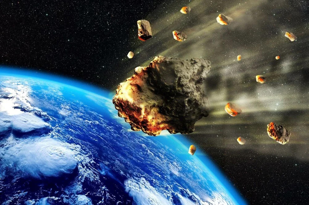 NASA tarih verdi: Dev asteroit Dünya'ya yaklaşıyor!