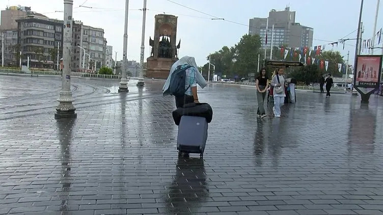 Meteoroloji saat verdi: İstanbul için kuvvetli sağanak uyarısı!