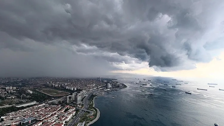 Meteoroloji saat verdi: İstanbul için kuvvetli sağanak uyarısı!